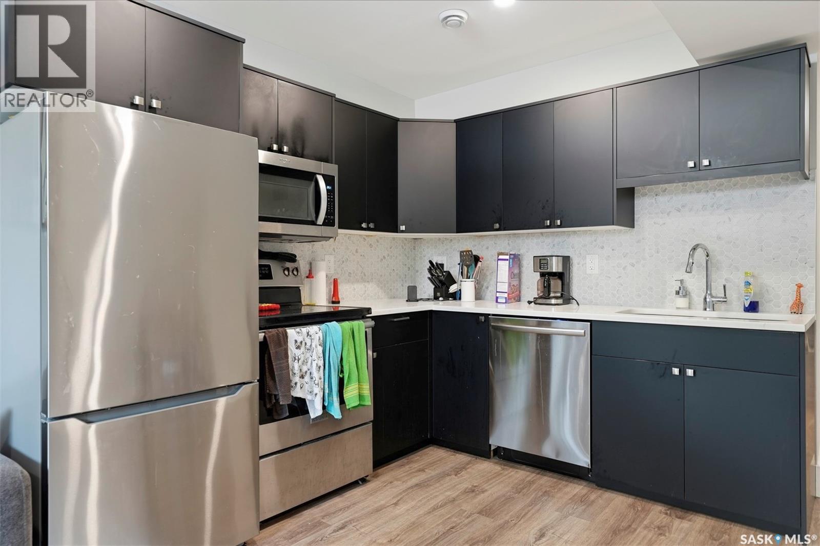 1513 Prince Of Wales AVENUE - 28