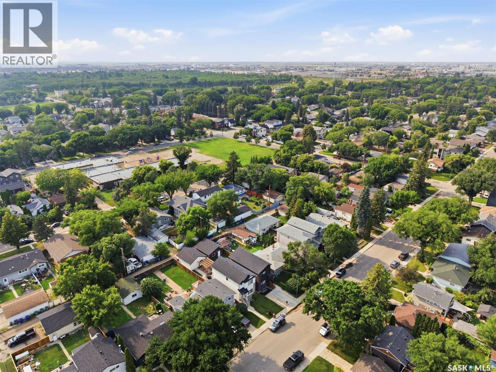 1513 Prince Of Wales AVENUE - 51