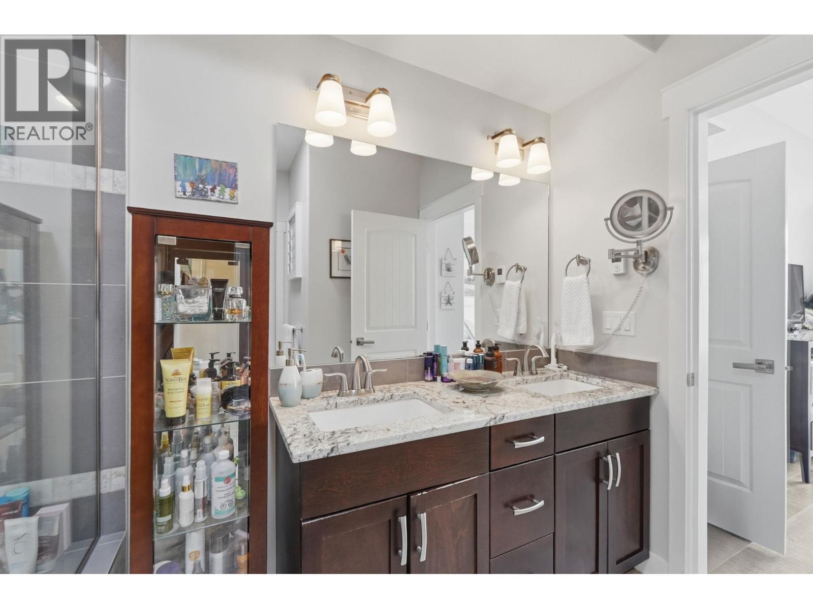 #3 2000 Valleyview Drive - 28