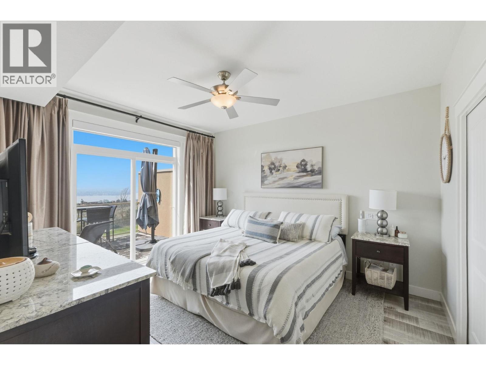 #3 2000 Valleyview Drive - 24