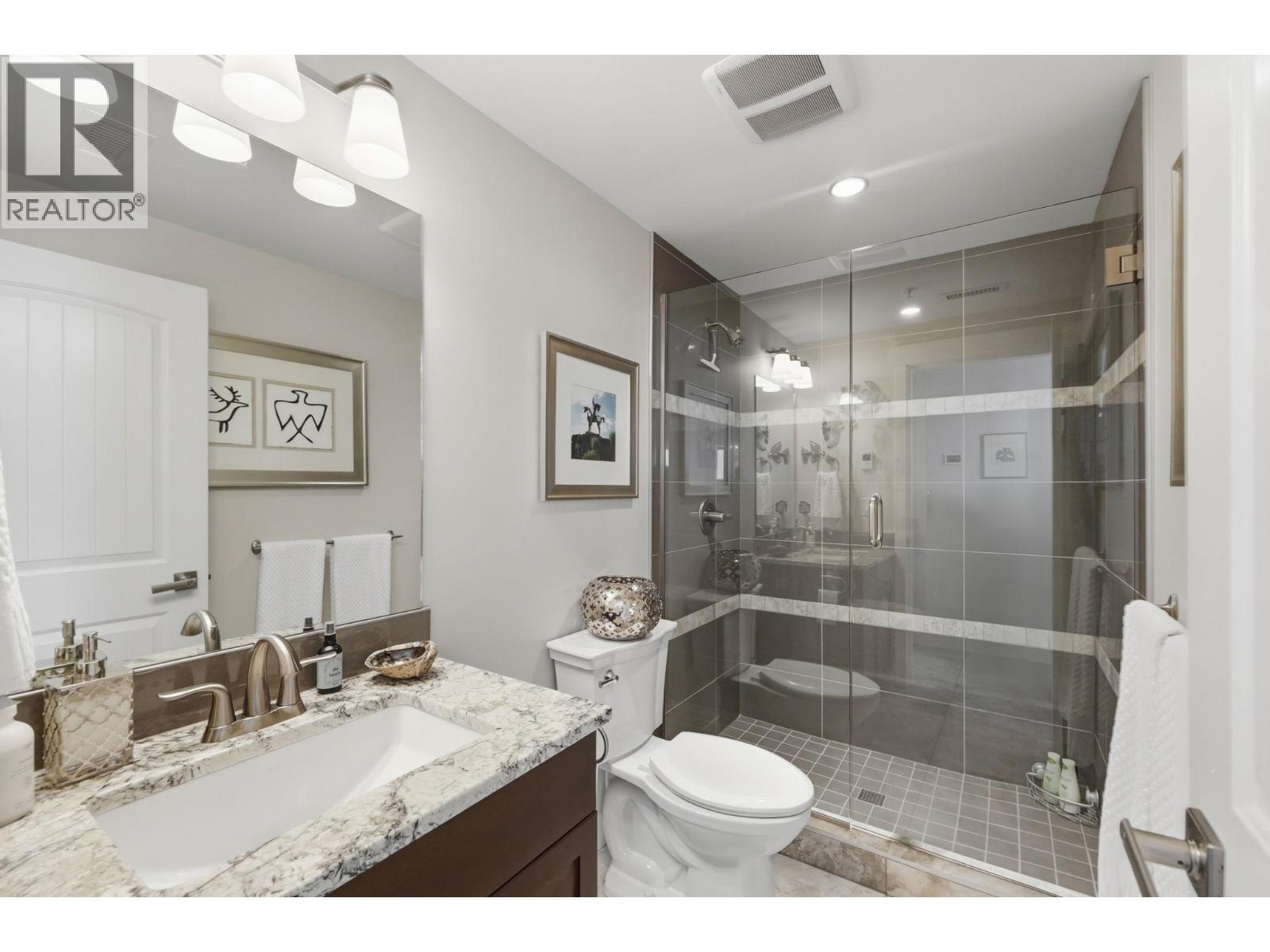#3 2000 Valleyview Drive - 32