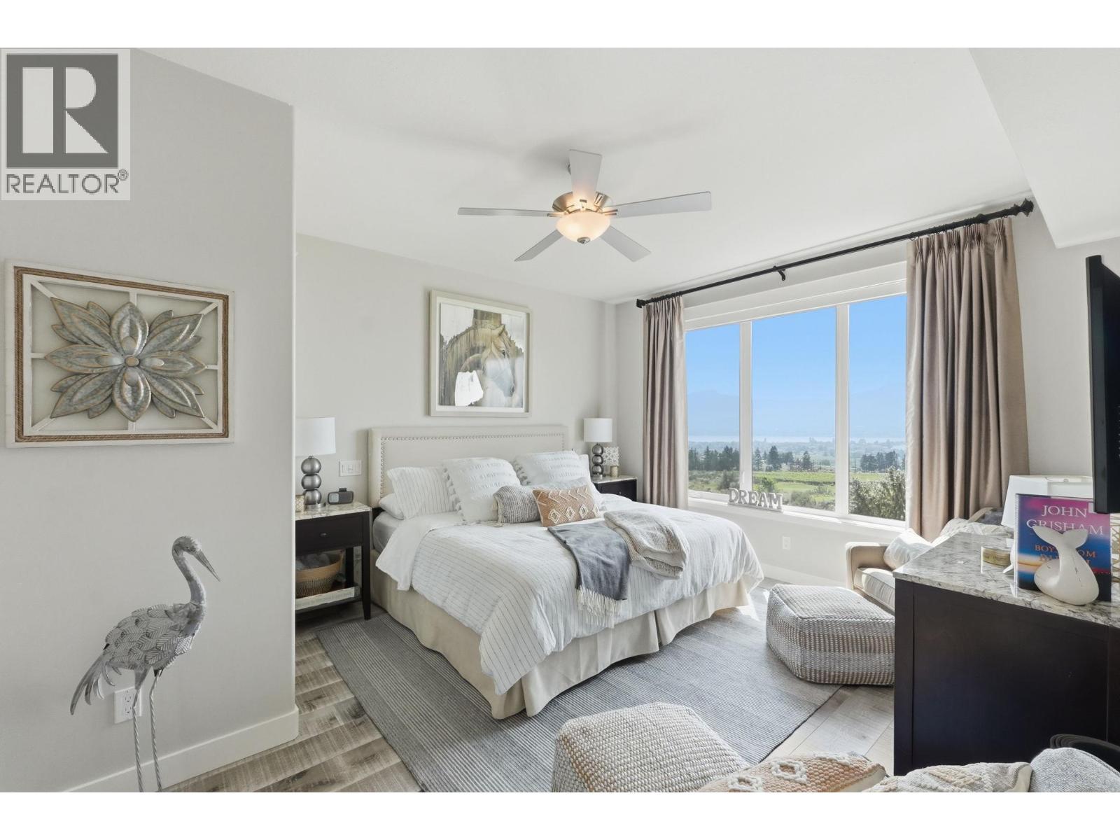 #3 2000 Valleyview Drive - 33