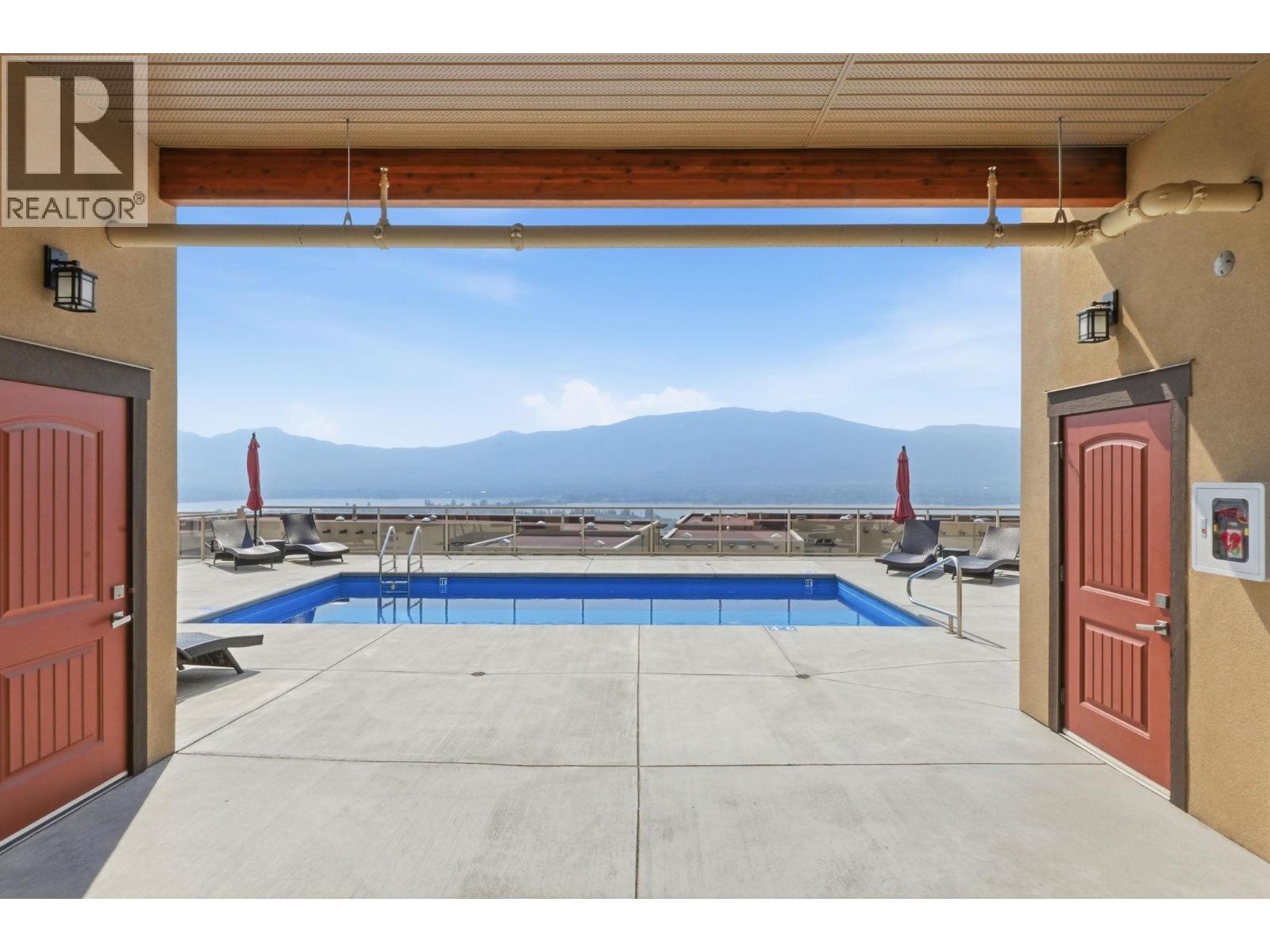 #3 2000 Valleyview Drive - 41