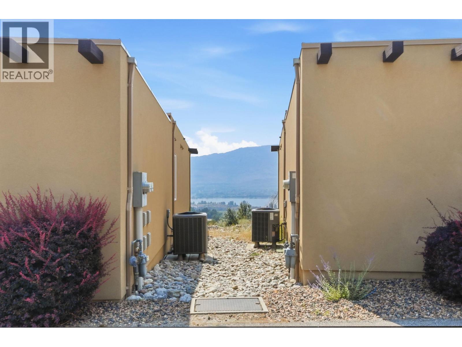 #3 2000 Valleyview Drive - 40