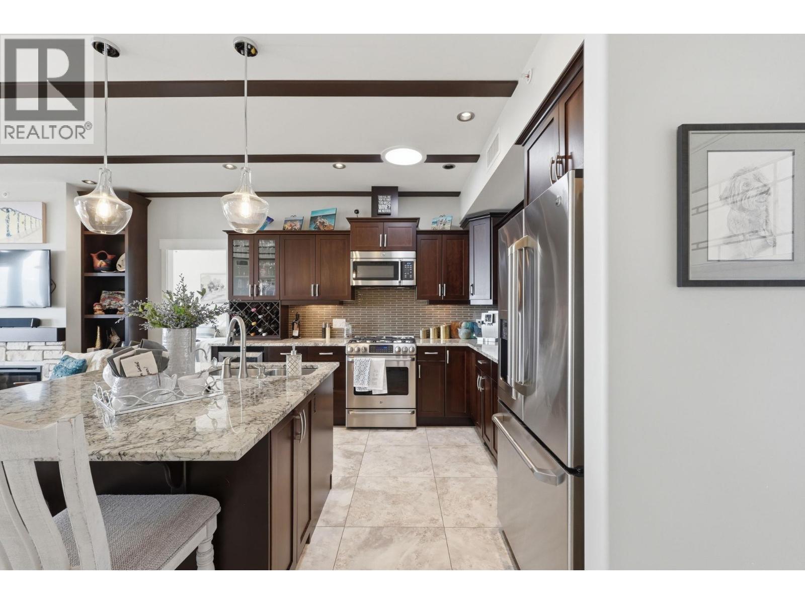 #3 2000 Valleyview Drive - 22