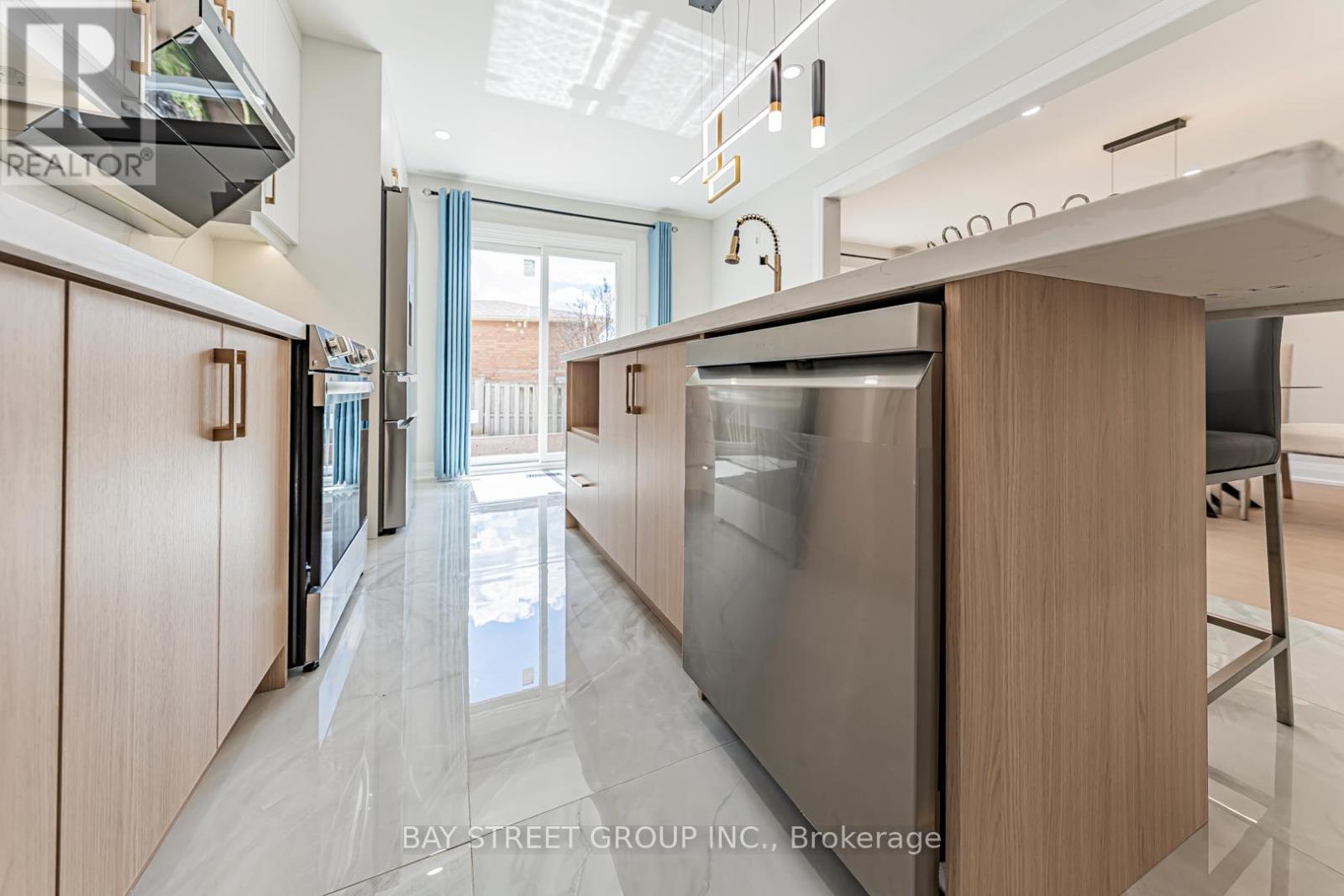 146 CABINET CRESCENT - 14