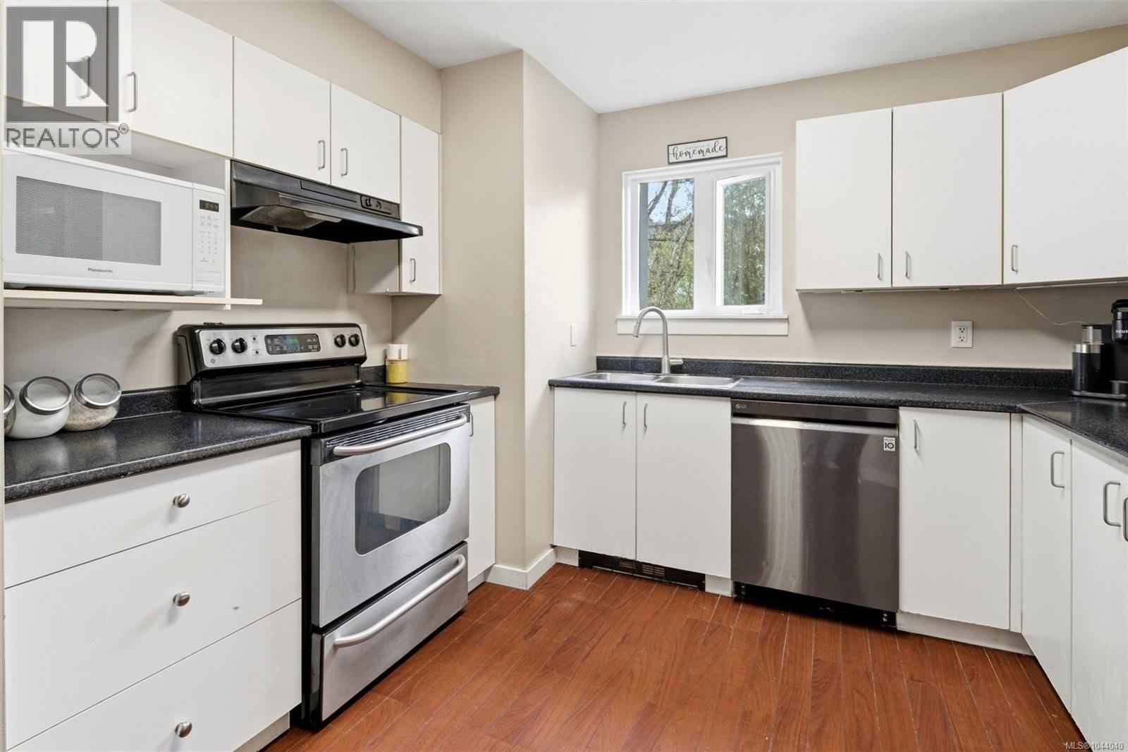 #202 2710 Grosvenor Rd - 10