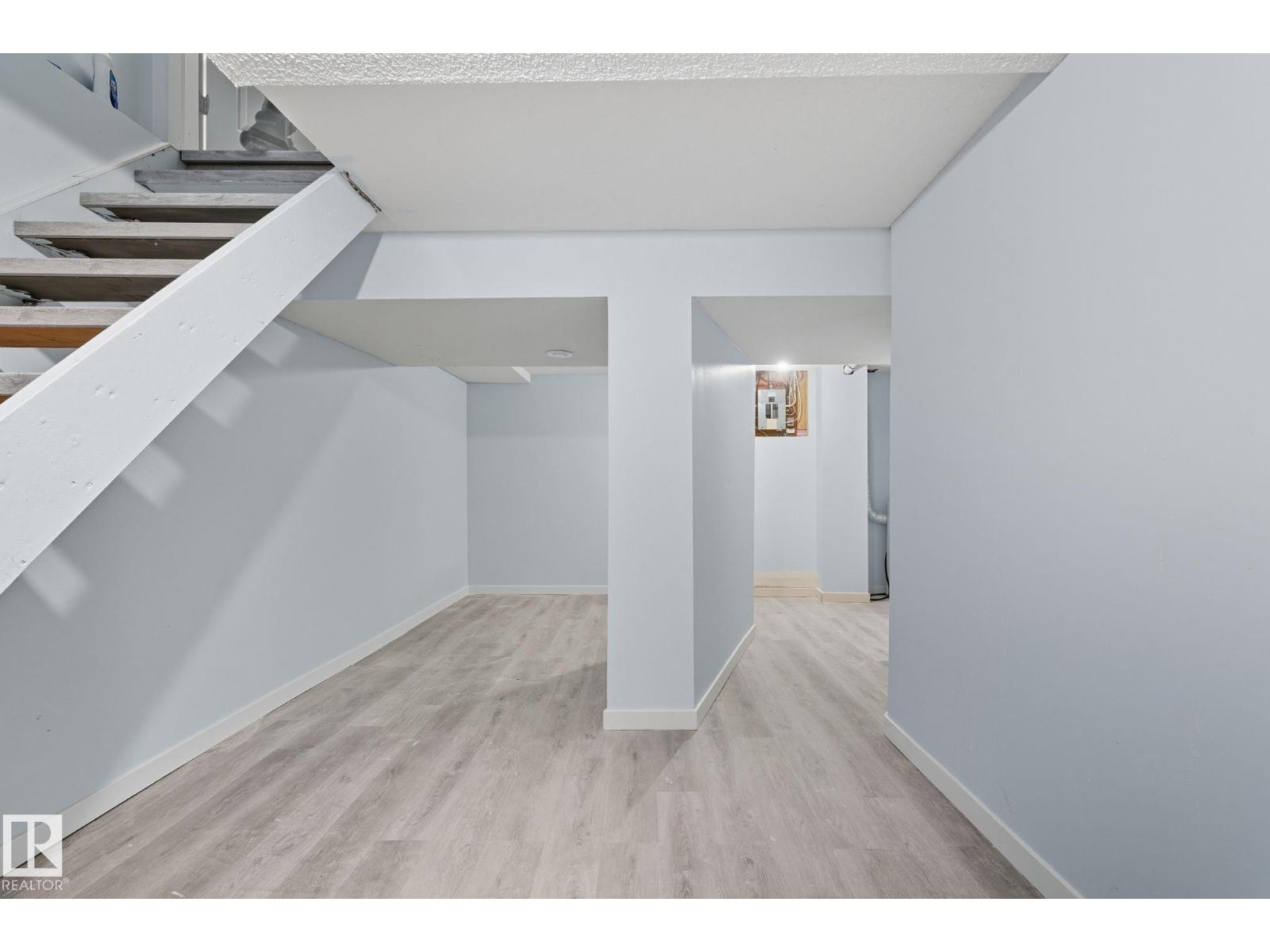 13251 47 ST NW - 8