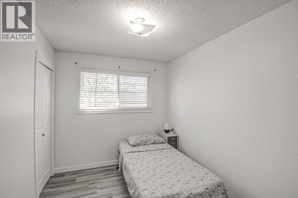 184 Erin Croft Crescent SE - 14