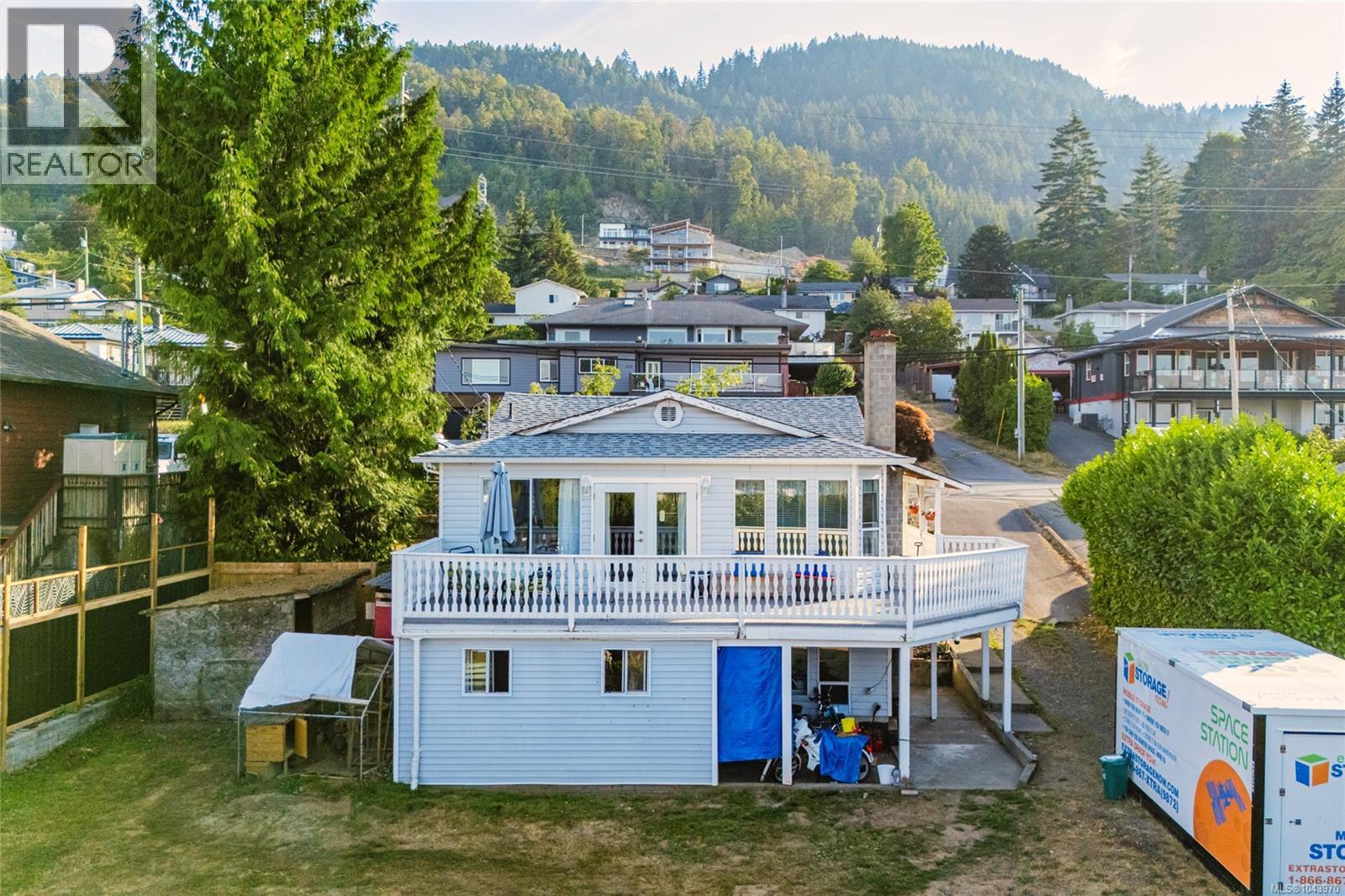 429 Davis Rd, Ladysmith