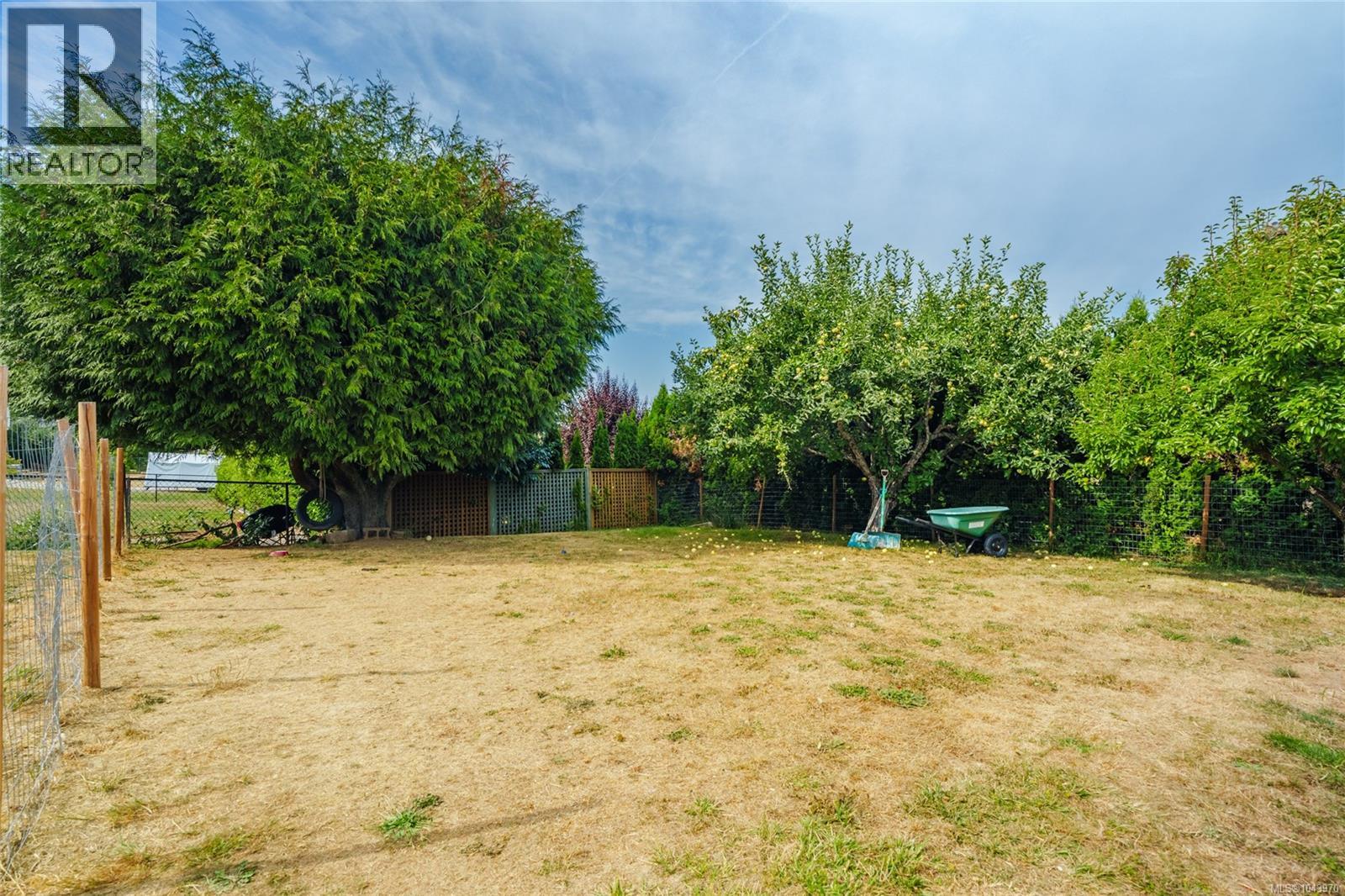 429 Davis Rd, Ladysmith
