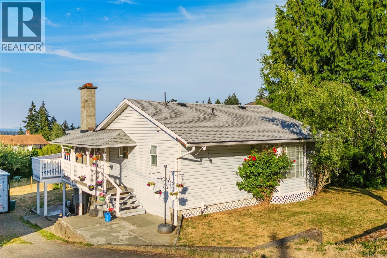 429 Davis Rd, Ladysmith