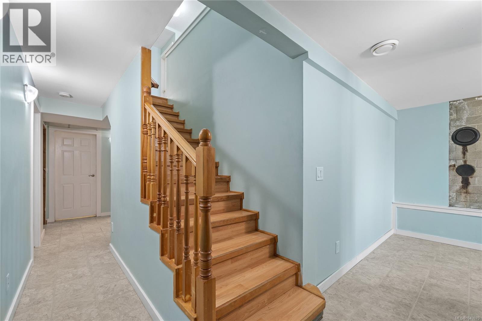 429 Davis Rd, Ladysmith