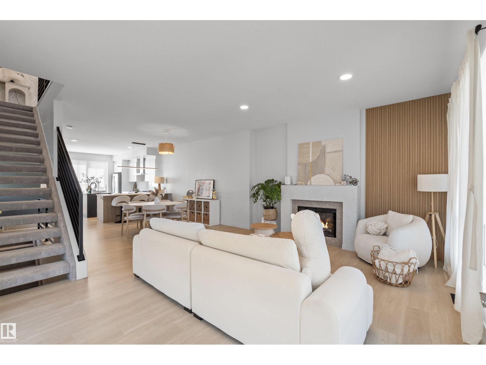 8047 227 ST NW - 13