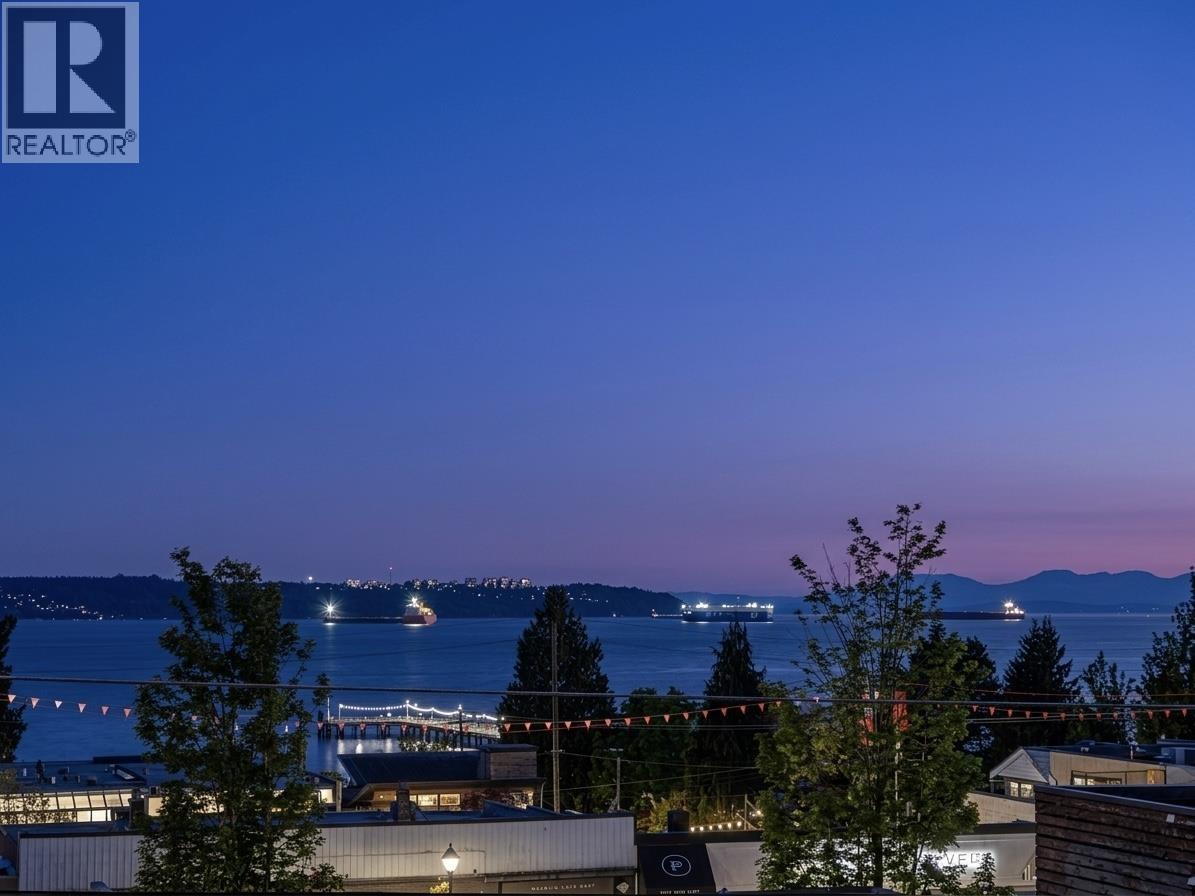 202 2440 HAYWOOD AVENUE, West Vancouver