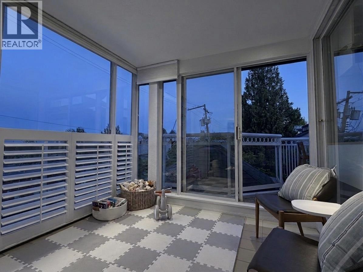 202 2440 HAYWOOD AVENUE, West Vancouver