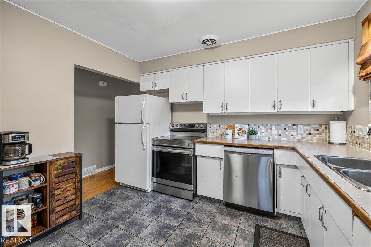 5903 102 AV NW NW - 11