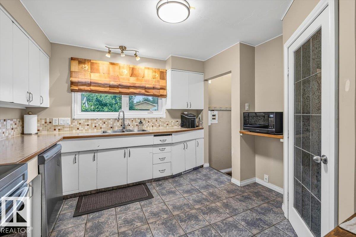5903 102 AV NW NW - 13
