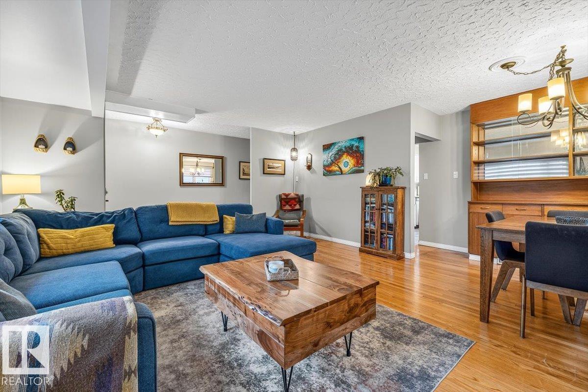 5903 102 AV NW NW - 3