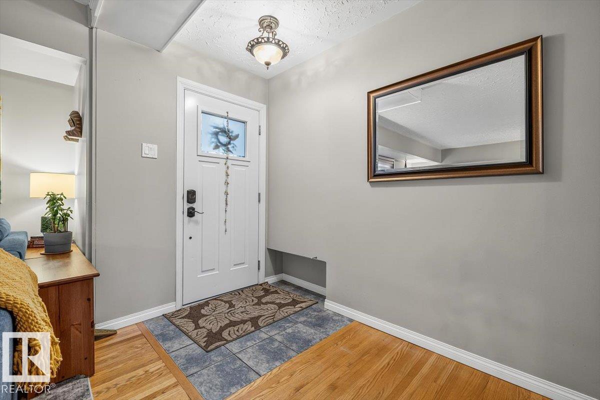 5903 102 AV NW NW - 7