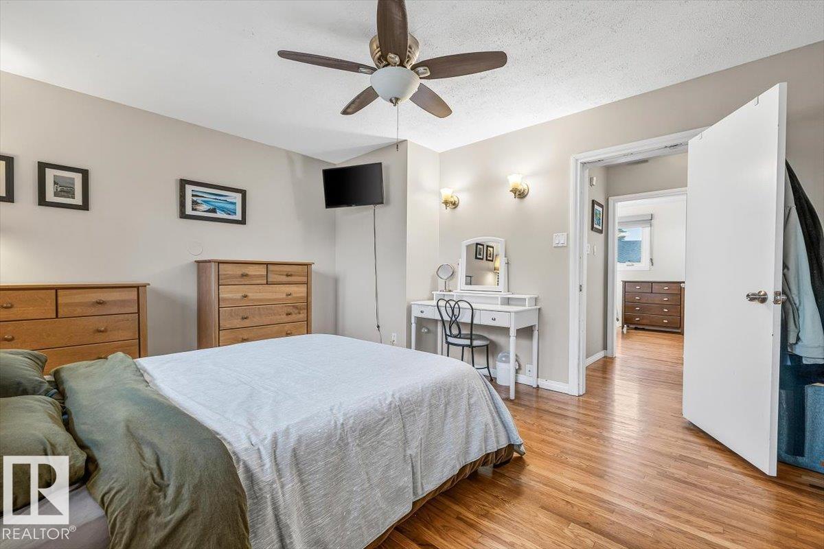 5903 102 AV NW NW - 18