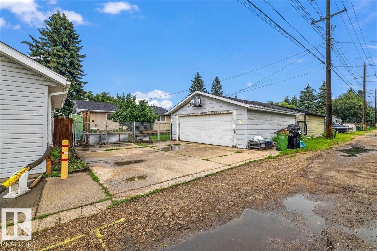 5903 102 AV NW NW - 34