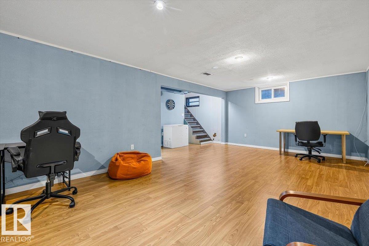 5903 102 AV NW NW - 26