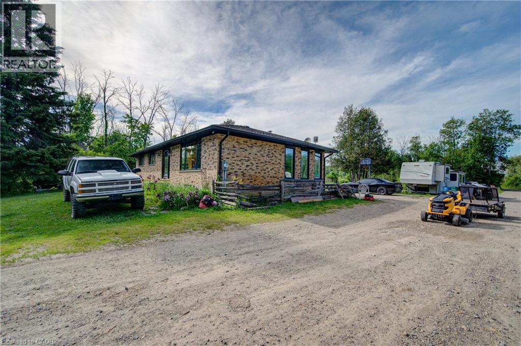3907 WELLINGTON 35 Road - 2