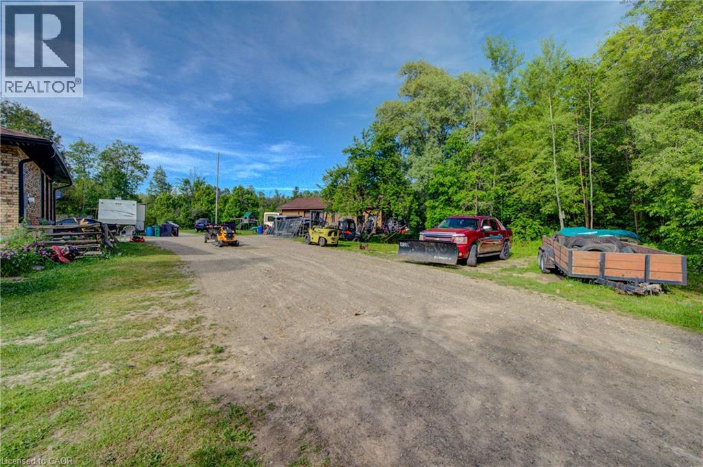 3907 WELLINGTON 35 Road - 3