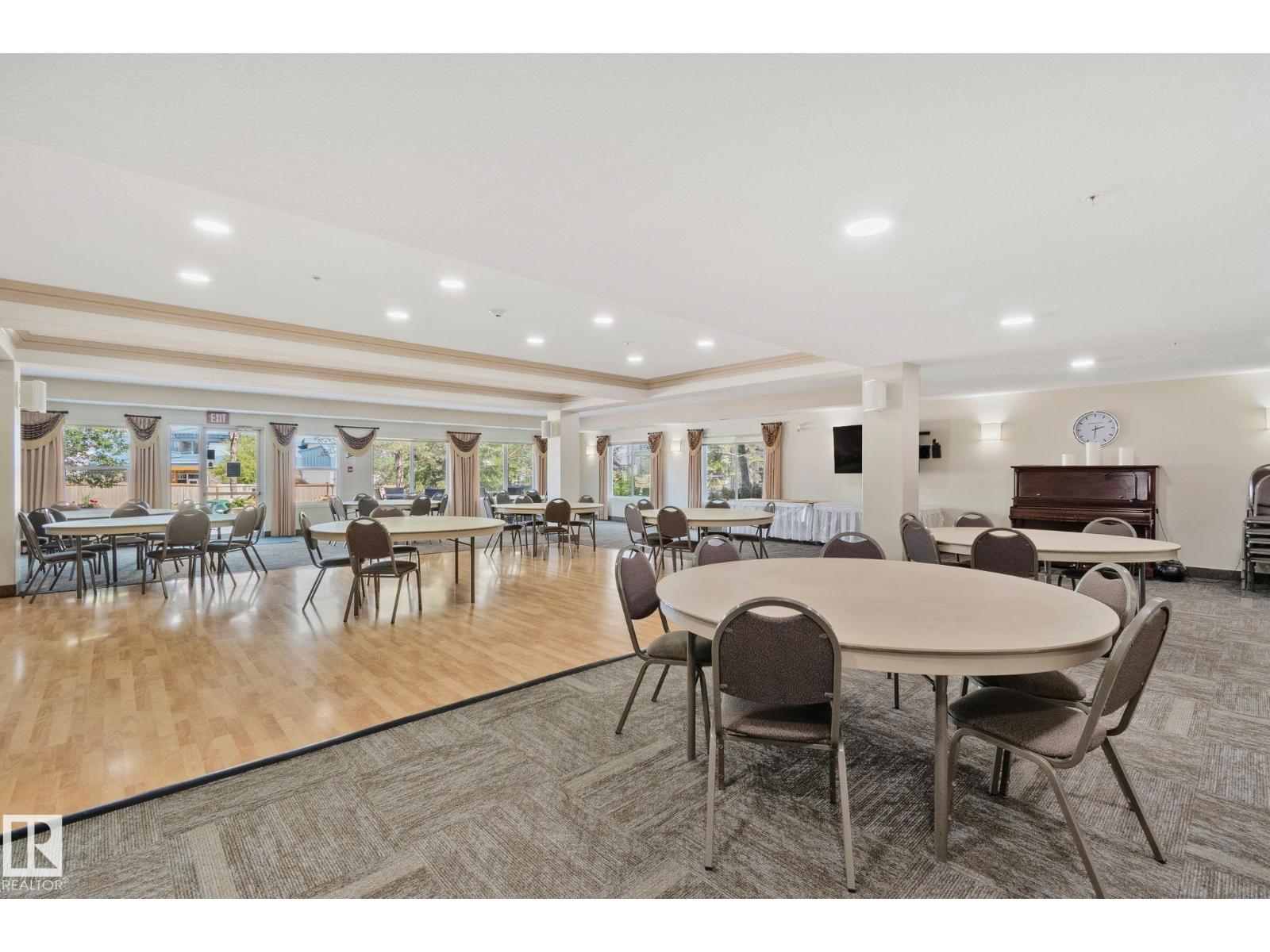#418 14259 50 ST NW - 31
