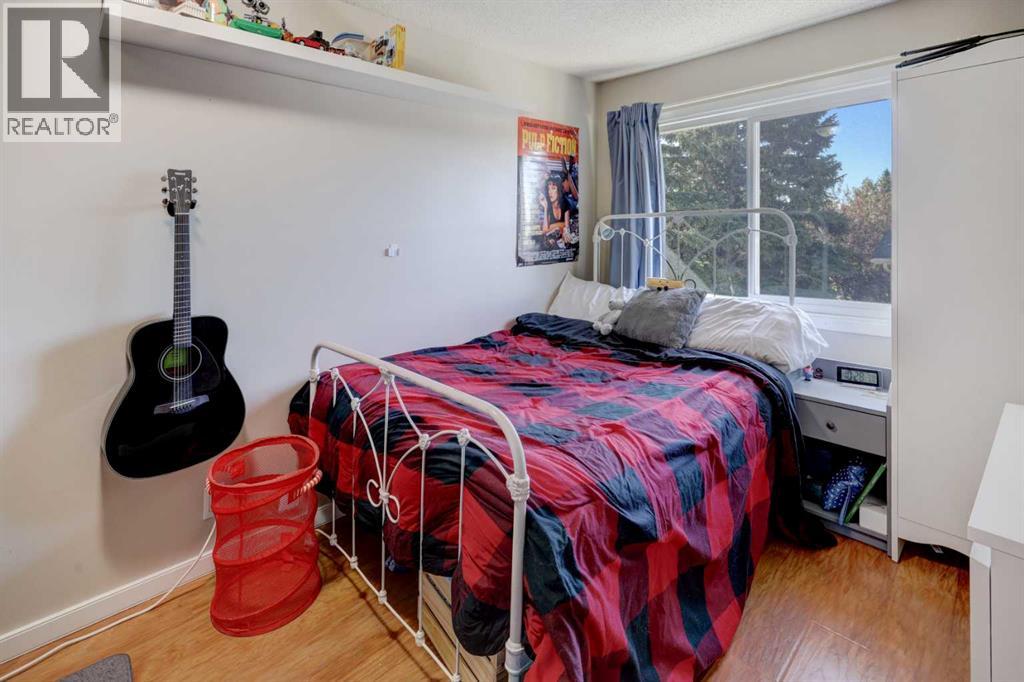 738 Queenston Terrace SE - 26