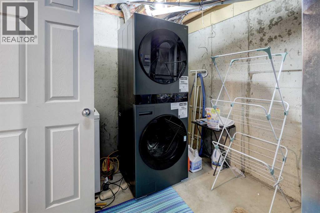 738 Queenston Terrace SE - 31