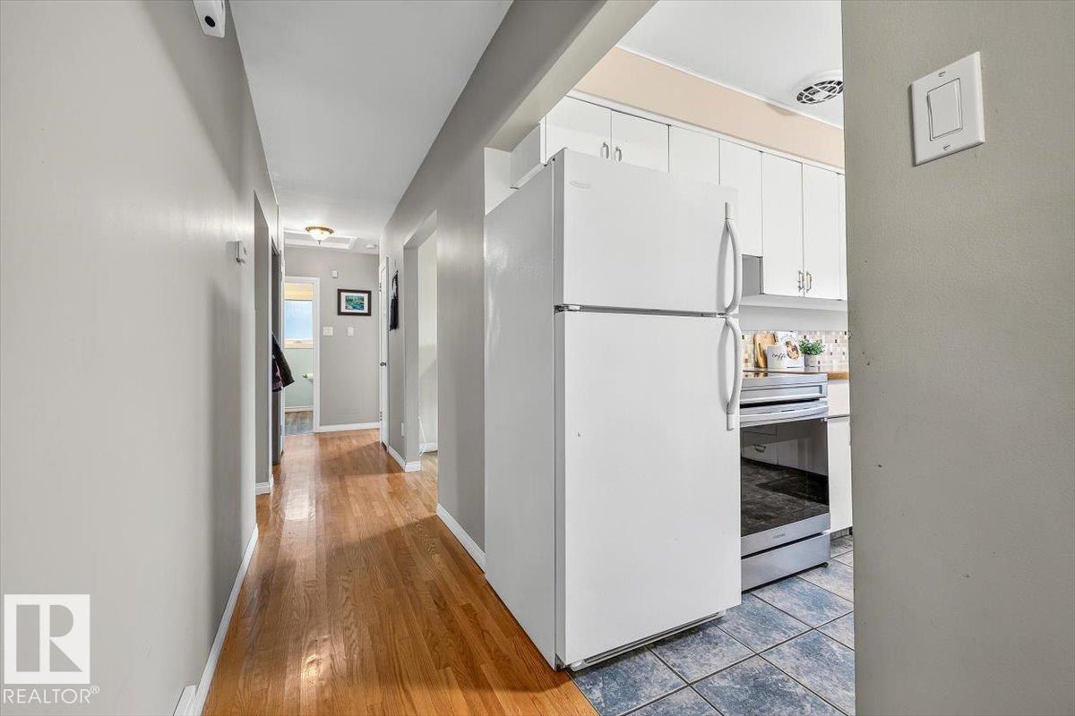 5903 102 AV NW NW - 15