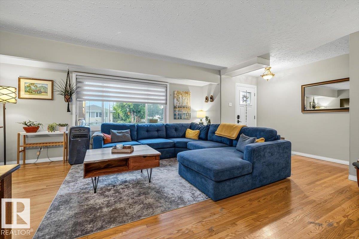 5903 102 AV NW NW - 2