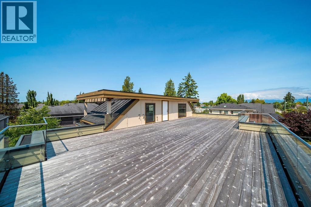 9571 DIAMOND Road, Richmond