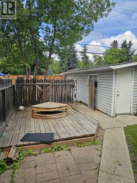 4222 40 Avenue NW - 44