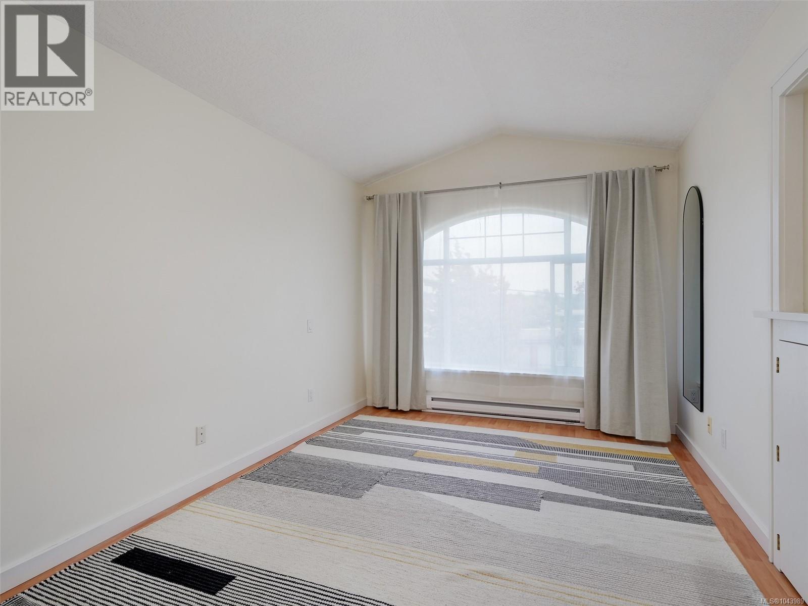 1040 Alston St - 11