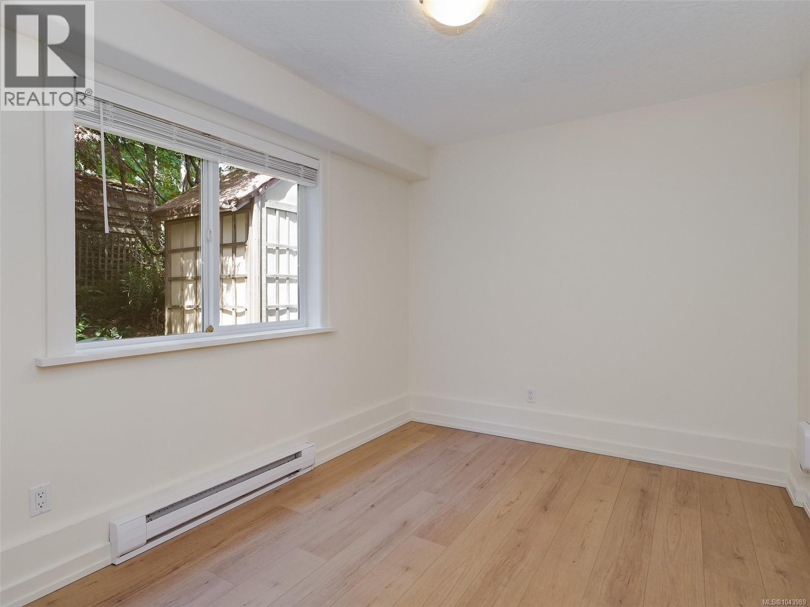1040 Alston St - 14