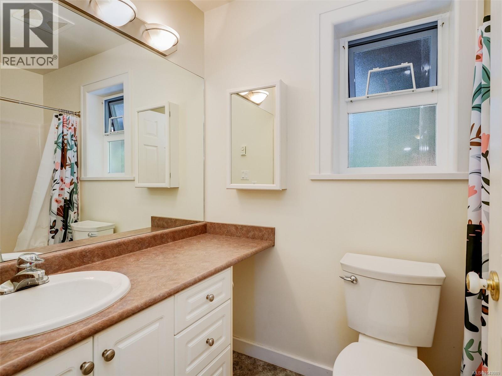 1040 Alston St - 16