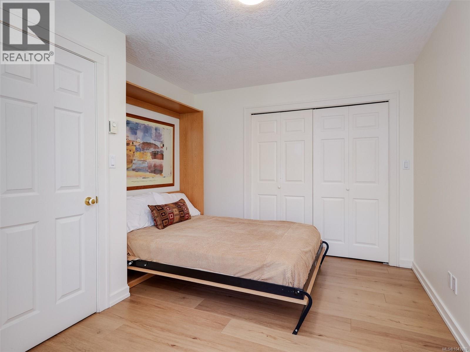 1040 Alston St - 19