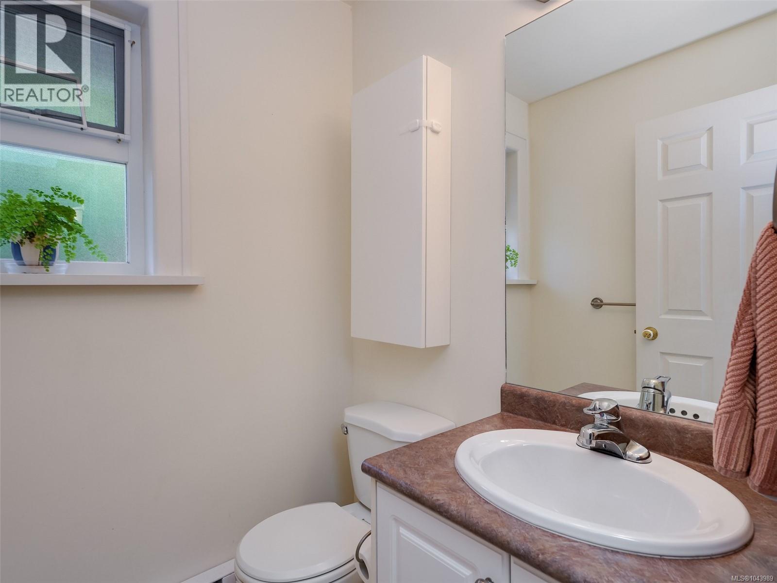 1040 Alston St - 20