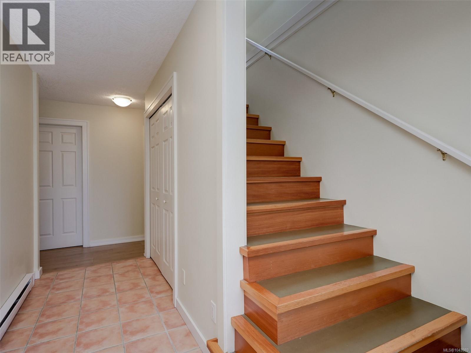 1040 Alston St - 23