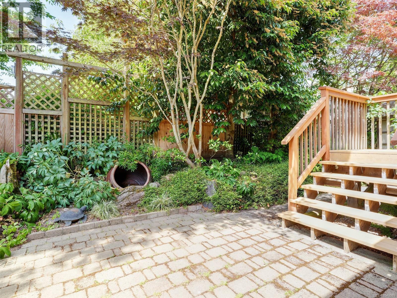 1040 Alston St - 29