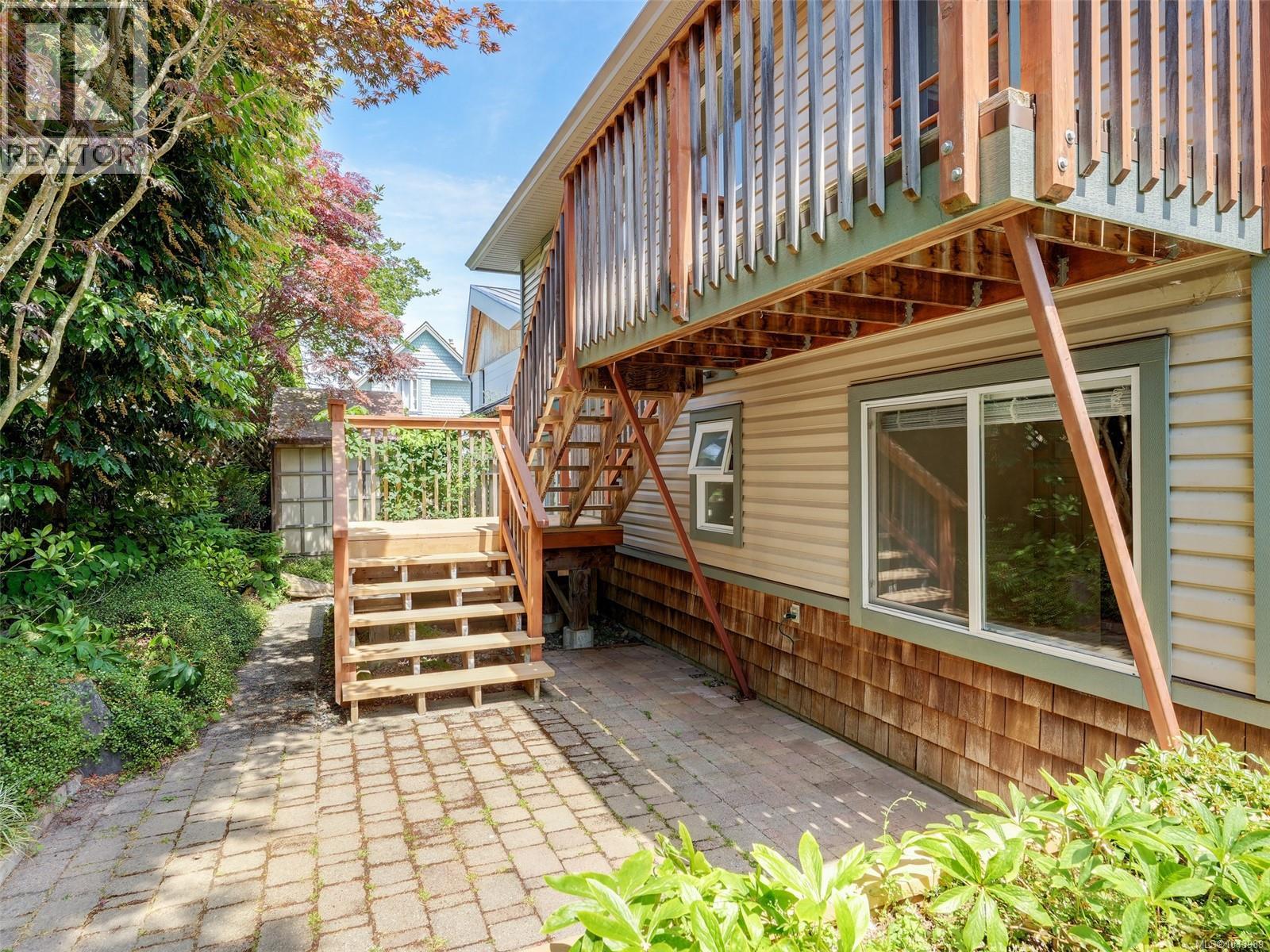 1040 Alston St - 30