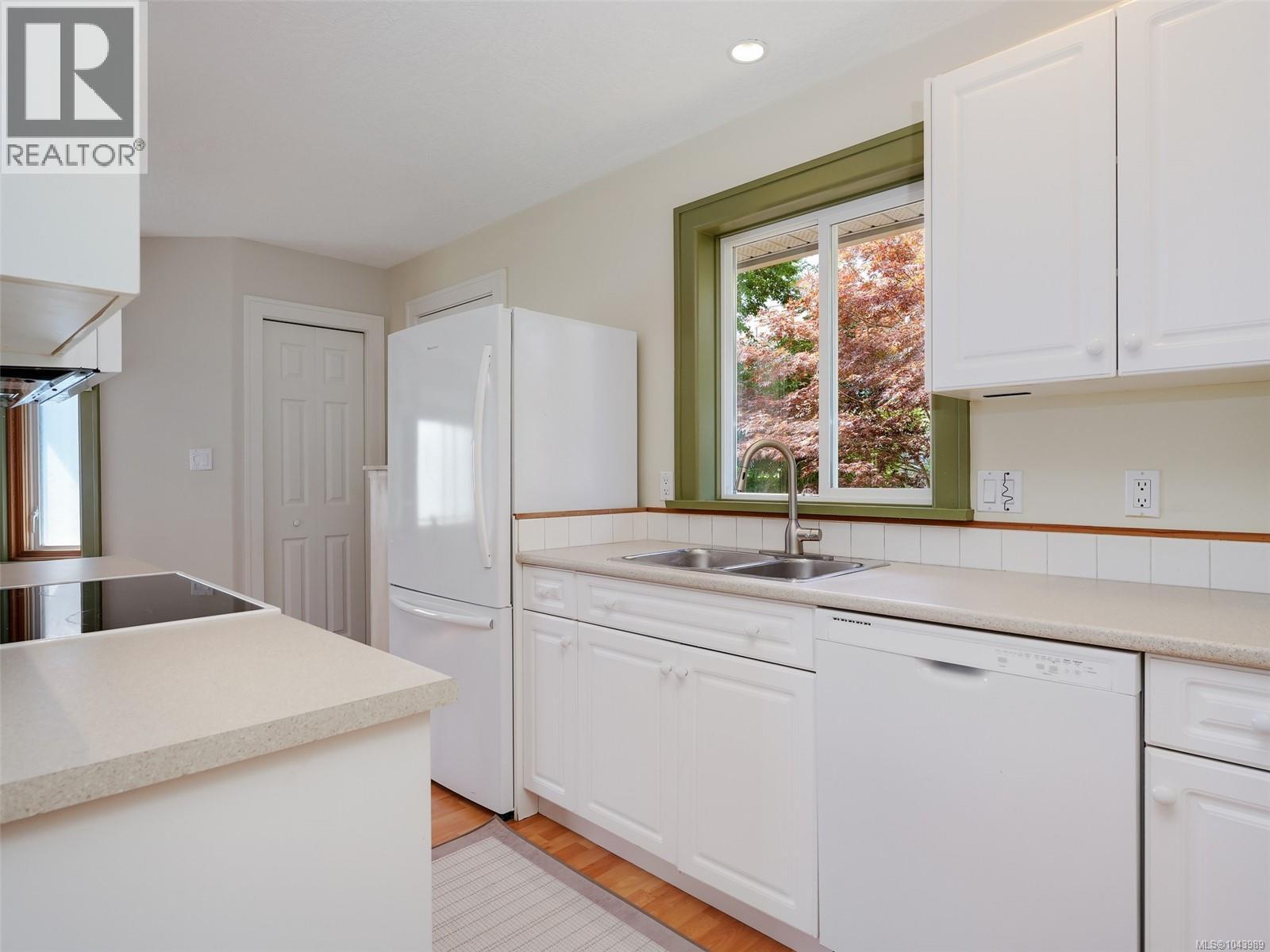 1040 Alston St - 7