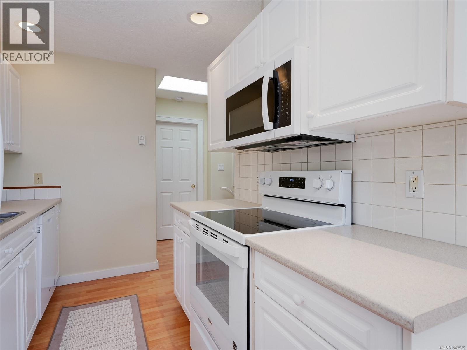 1040 Alston St - 8