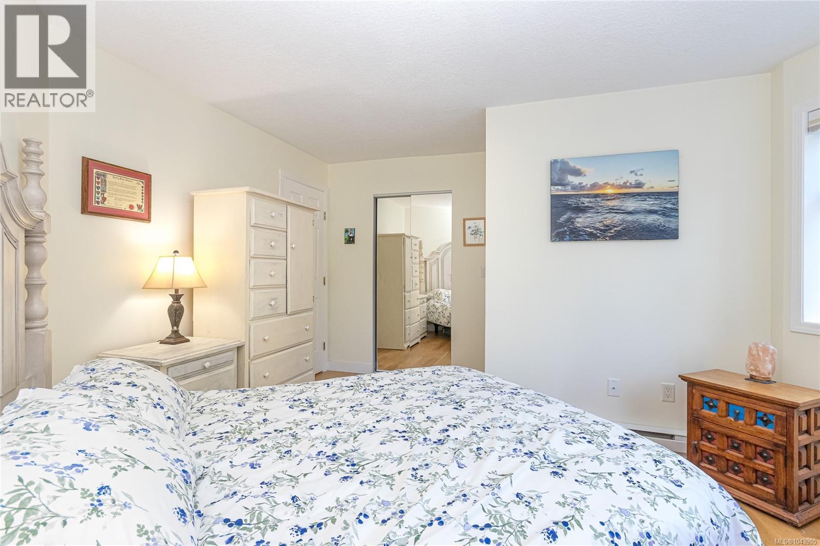 #101 1220 Fort St - 13