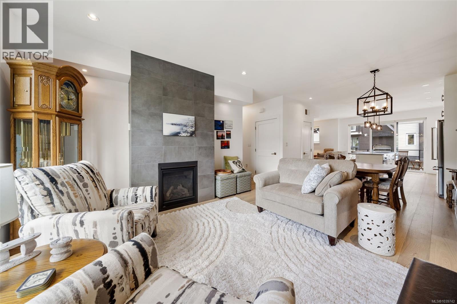 2836 Turnstyle Cres - 8
