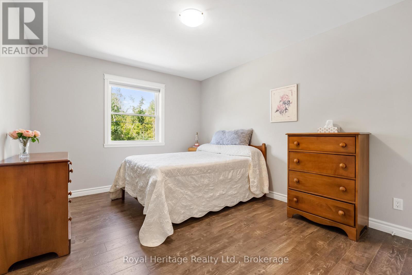 38 CLIFFORD DRIVE - 20