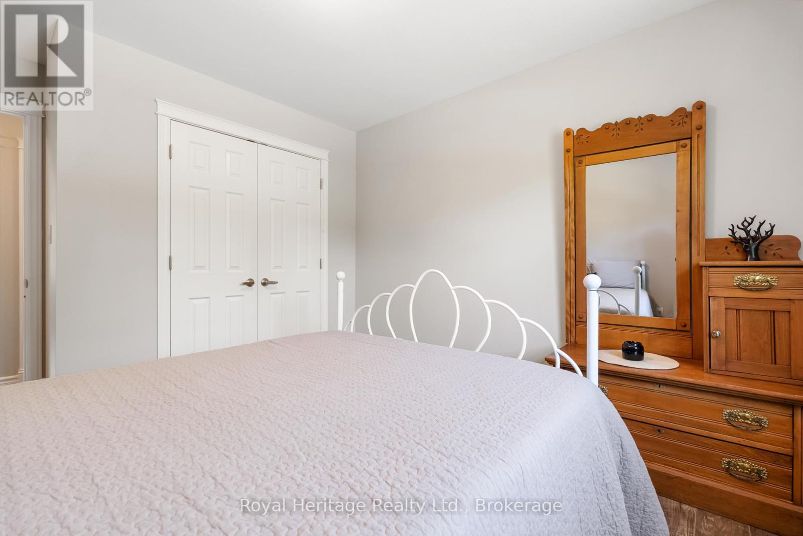 38 CLIFFORD DRIVE - 24